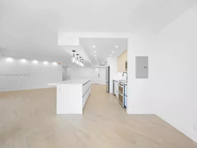 2-bedroom condo for rent in Aventura -  - MondialRealty