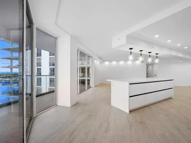 2-bedroom condo for rent in Aventura -  - MondialRealty