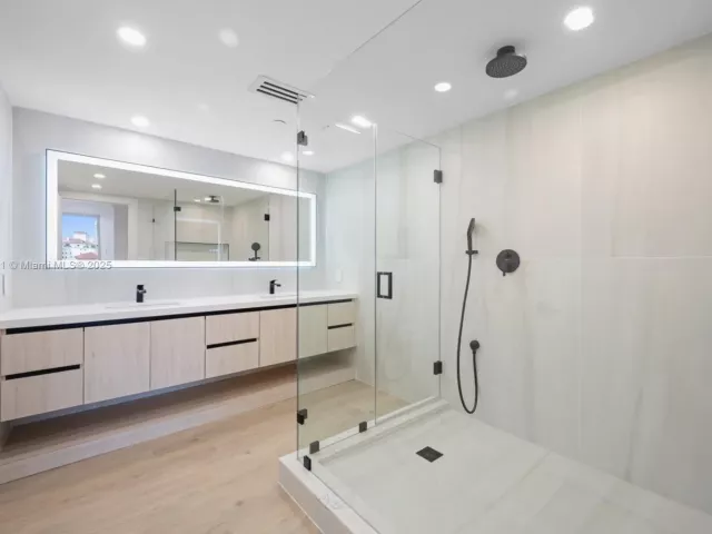 2-bedroom condo for rent in Aventura -  - MondialRealty