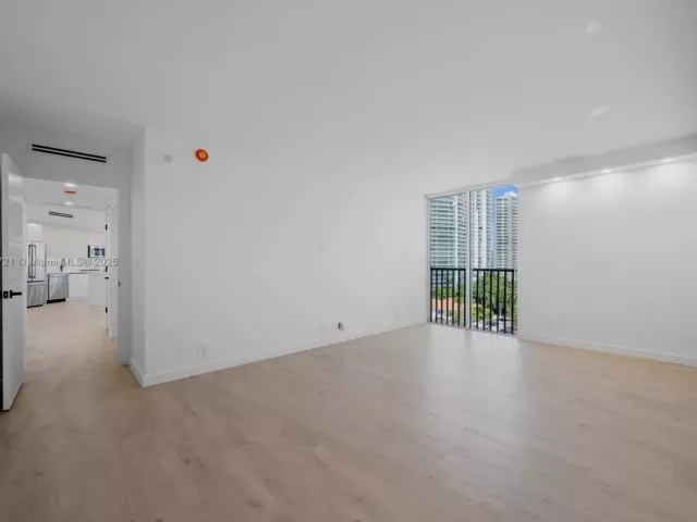 2-bedroom condo for rent in Aventura -  - MondialRealty
