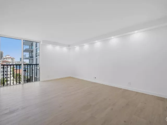 2-bedroom condo for rent in Aventura -  - MondialRealty