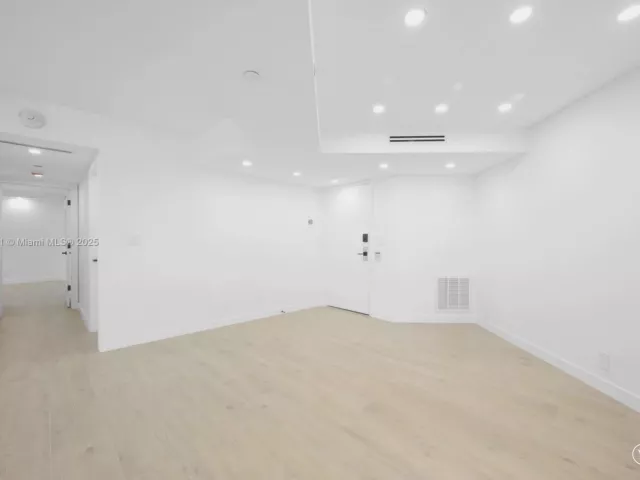 2-bedroom condo for rent in Aventura -  - MondialRealty