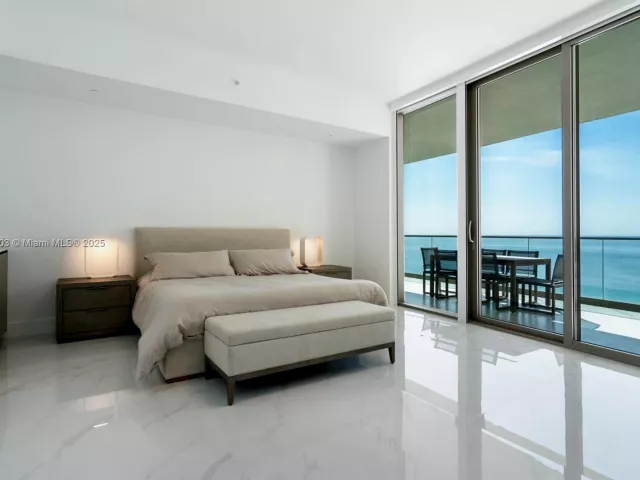 2-bedroom condo for sale in Sunny Isles Beach - 18975 Collins Ave 1104 - MondialRealty