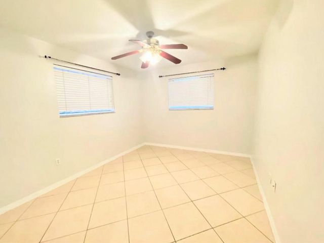 Home for rent at 700 NE 168th Street - photo 6580917