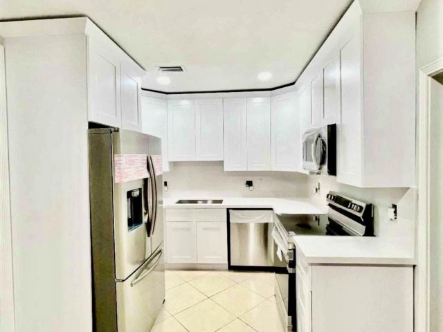 Home for rent at 700 NE 168th Street - photo 6580921