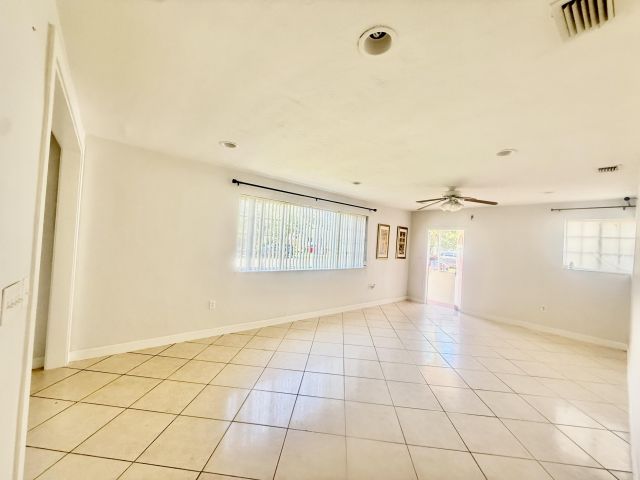 Home for rent at 700 NE 168th Street - photo 6580923