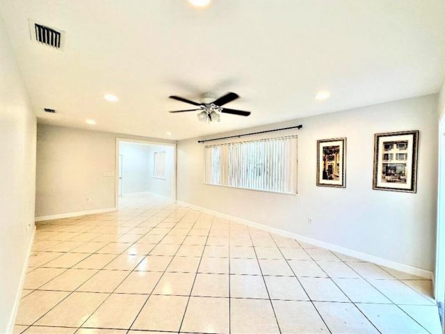 Home for rent at 700 NE 168th Street - photo 6580925