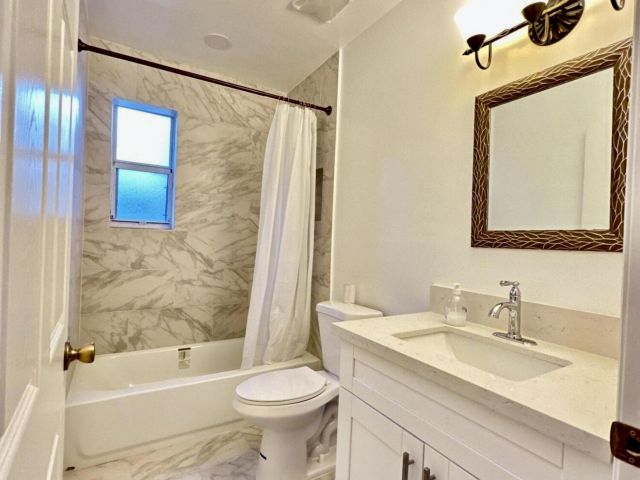 Home for rent at 700 NE 168th Street - photo 6580926