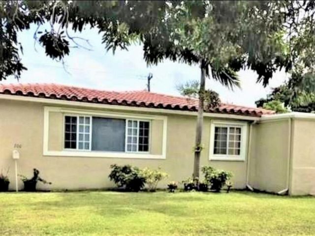 Home for rent at 700 NE 168th Street - photo 6580929