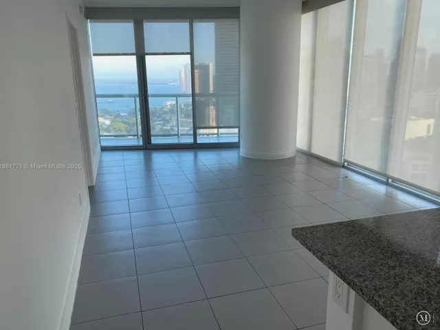 2-bedroom condo for rent in Miami - 888 Biscayne Blvd 3001 - MondialRealty