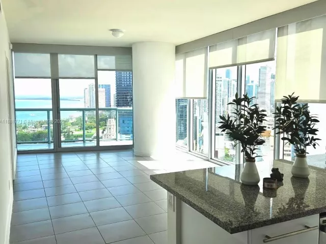 2-bedroom condo for rent in Miami - 888 Biscayne Blvd 3001 - MondialRealty