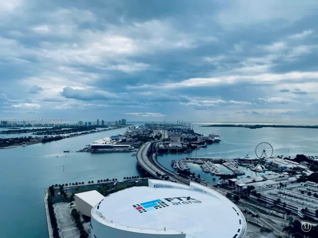 2-bedroom condo for rent in Miami - 888 Biscayne Blvd 3001 - MondialRealty