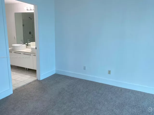 2-bedroom condo for rent in Miami - 888 Biscayne Blvd 3001 - MondialRealty