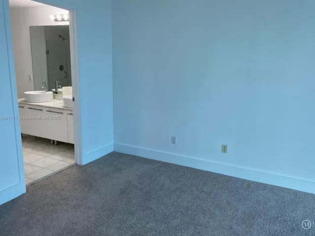 2-bedroom condo for rent in Miami - 888 Biscayne Blvd 3001 - MondialRealty