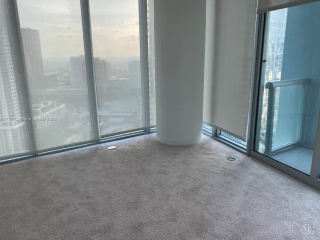 2-bedroom condo for rent in Miami - 888 Biscayne Blvd 3001 - MondialRealty
