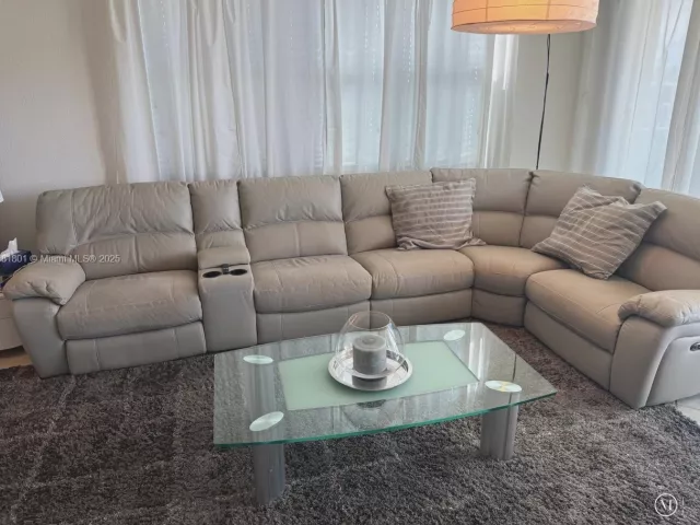 2-bedroom condo for rent in Hollywood - 2501 S Ocean Dr 336 - MondialRealty