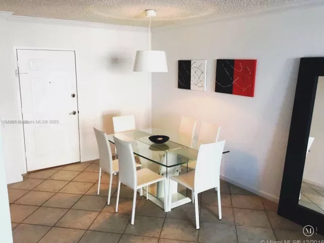 2-bedroom condo for rent in Hollywood - 2501 S Ocean Dr 336 - MondialRealty