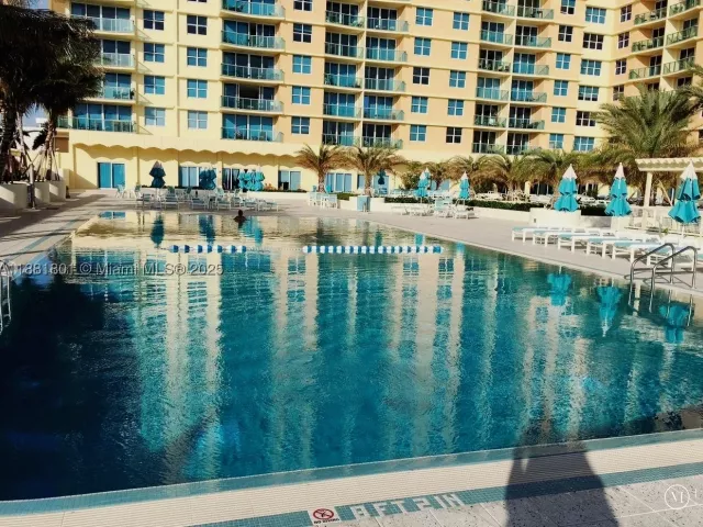2-bedroom condo for rent in Hollywood - 2501 S Ocean Dr 336 - MondialRealty