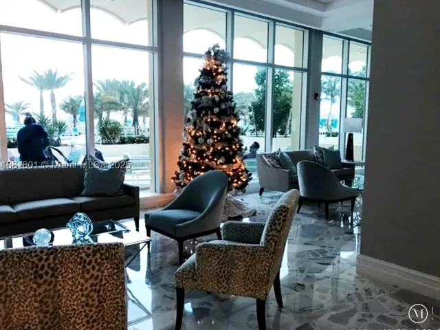 2-bedroom condo for rent in Hollywood - 2501 S Ocean Dr 336 - MondialRealty