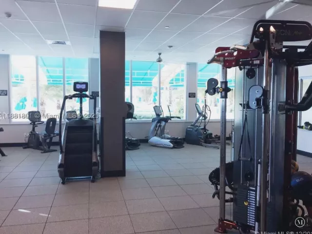 2-bedroom condo for rent in Hollywood - 2501 S Ocean Dr 336 - MondialRealty