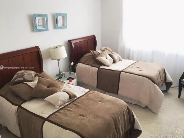 2-bedroom condo for rent in Hollywood - 2501 S Ocean Dr 336 - MondialRealty