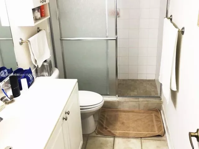 2-bedroom condo for rent in Hollywood - 2501 S Ocean Dr 336 - MondialRealty