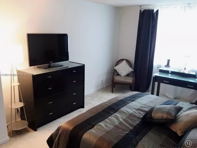 2-bedroom condo for rent in Hollywood - 2501 S Ocean Dr 336 - MondialRealty