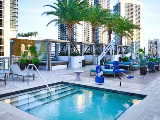 2-bedroom condo for sale in Hollywood - 4010 S Ocean Dr R302 - MondialRealty