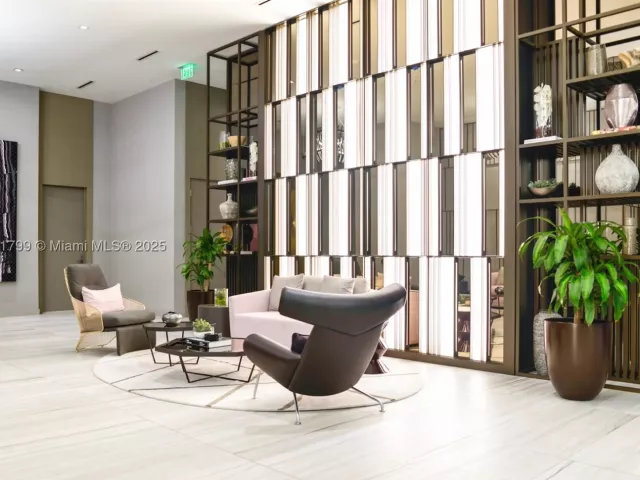 2-bedroom condo for sale in Hollywood - 4010 S Ocean Dr R302 - MondialRealty