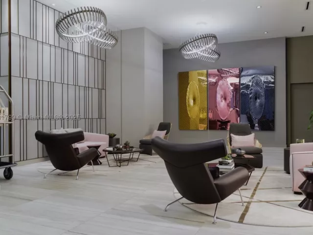 2-bedroom condo for sale in Hollywood - 4010 S Ocean Dr R302 - MondialRealty
