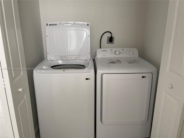 3-bedroom home for rent in Miami - 12178 NW 24th Place - MondialRealty