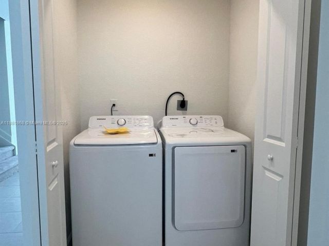 3-bedroom home for rent in Miami - 12178 NW 24th Place - MondialRealty