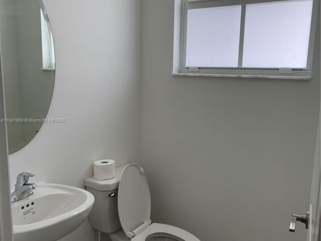 3-bedroom home for rent in Miami - 12178 NW 24th Place - MondialRealty