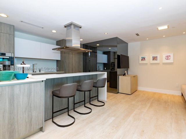 2-bedroom condo for sale in Key Biscayne - 360 Ocean Dr 304S - MondialRealty