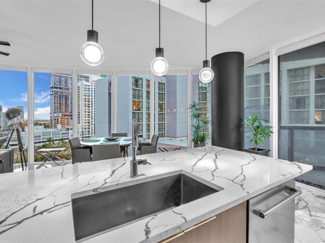 Apartment for sale  Unit #1207 - photo 6560389