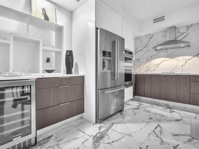 Apartment for sale  Unit #1207 - photo 6560392