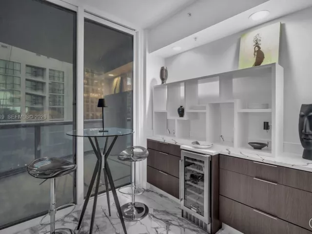 2-bedroom condo for sale in Fort Lauderdale - 333 Las Olas Way 1207 - MondialRealty