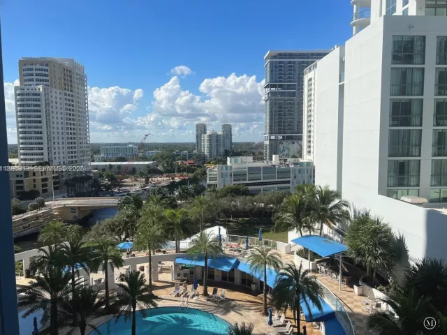 2-bedroom condo for sale in Fort Lauderdale - 333 Las Olas Way 1207 - MondialRealty
