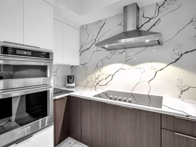 2-bedroom condo for sale in Fort Lauderdale - 333 Las Olas Way 1207 - MondialRealty