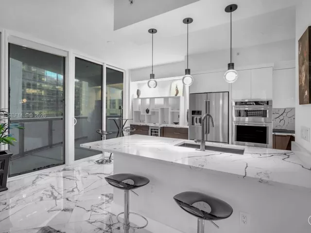 2-bedroom condo for sale in Fort Lauderdale - 333 Las Olas Way 1207 - MondialRealty