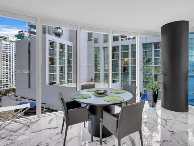 2-bedroom condo for sale in Fort Lauderdale - 333 Las Olas Way 1207 - MondialRealty