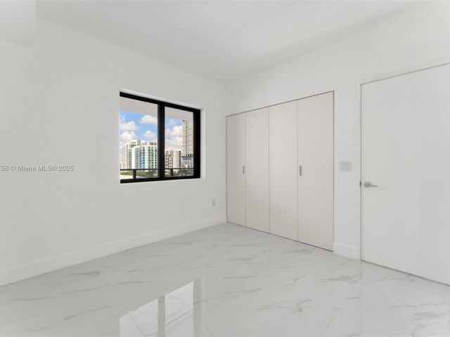 Apartment for sale  Unit #1005 - photo 6604389