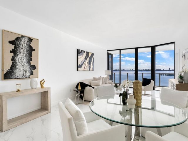 Apartment for sale  Unit #1005 - photo 6604393