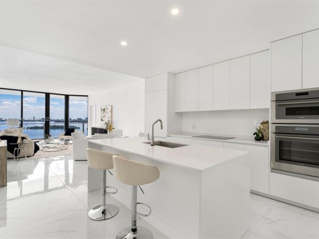 Apartment for sale  Unit #1005 - photo 6604397