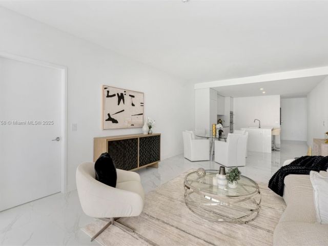 Apartment for sale  Unit #1005 - photo 6604398