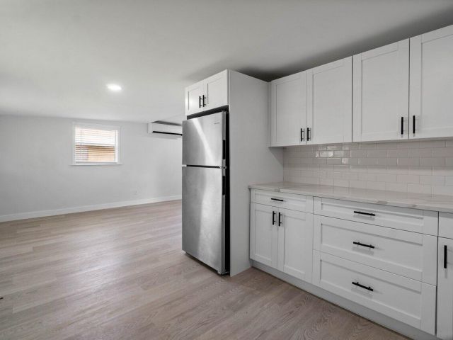 Home for rent at 137 SW 9th Avenue - photo 6595421