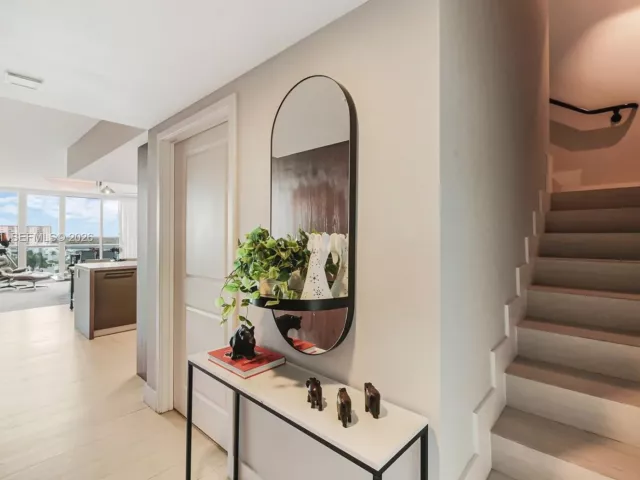 3-bedroom condo for sale in Sunny Isles Beach - 400 Sunny Isles Blvd 920 - MondialRealty