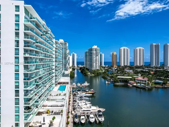 3-bedroom condo for sale in Sunny Isles Beach - 400 Sunny Isles Blvd 920 - MondialRealty