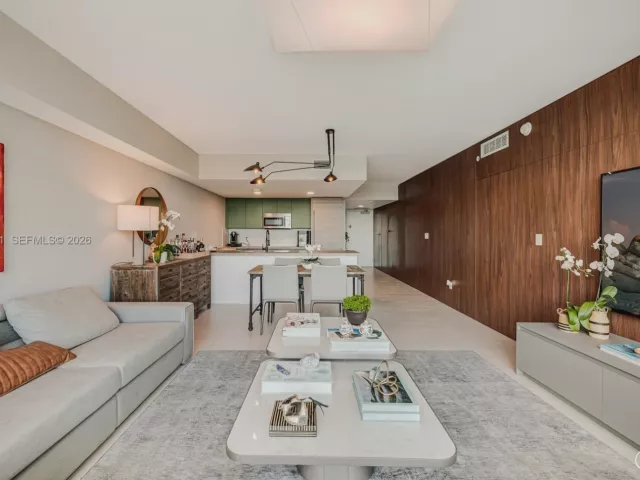 3-bedroom condo for sale in Sunny Isles Beach - 400 Sunny Isles Blvd 920 - MondialRealty