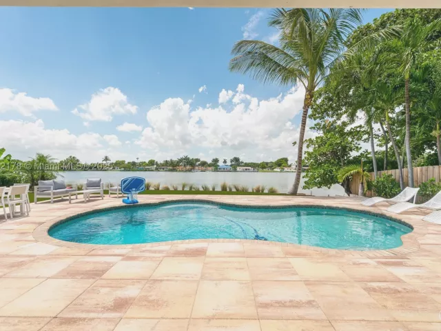 4-bedroom home for rent in Miami - 21230 NE 25th Ct - MondialRealty